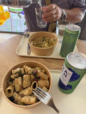 Delicious savory bowls, rigatoni and curried chickpeas with rice! Phenomenal   at Graine in Clermont-ferrand