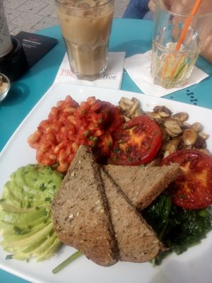 veganized Veggie breakfast, iced latte with soy milk, green tea with lemon at Phoenix Coffee in Bruchsal