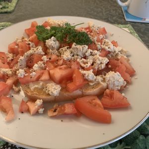 Feta and tomato on toast 🤤 at Bed and Broccoli in Elphinstone
