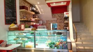 The bar everything happens: 100% fresh juices made, and all delicious meals in the kitchen! And the lovely people working here(: at Pedacos de Glamour in Cascais