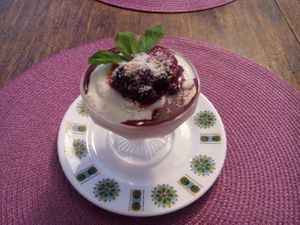 Creme de Côco c/ Frutos Silvestres // Coconut Cream w/ wild berries at Meraki - Leiria in Leiria