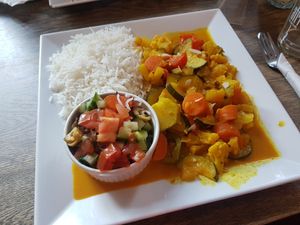 Südindisches Navratam Korma at Cafe von and zu in Bonn