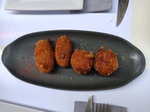 Croquetas de boletus y gorgonzola at Restaurante Oslo in Valencia