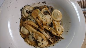 Vegan truffle stuffed pasta at Restaurante Oslo in Valencia