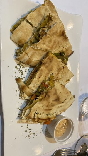 Bread and oily vegetables with no flavour  at Restaurante Oslo in Valencia