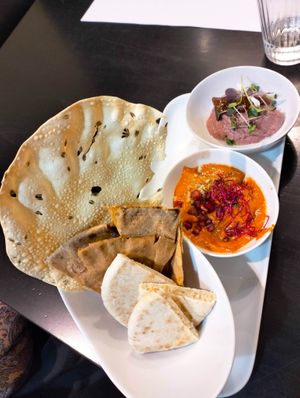 excellent dips at Restaurante Oslo in Valencia