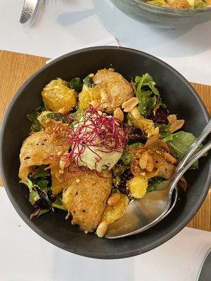Seitan salad   at Restaurante Oslo in Valencia