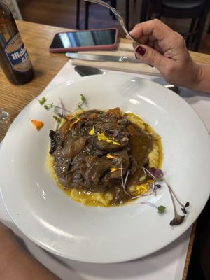 Guiso de champiñón portobello y puré de patata  at Restaurante Oslo in Valencia