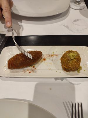 Vegan Croquetas 2,20€ each at Restaurante Oslo in Valencia