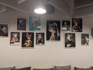 Cat art at Restaurante Oslo in Valencia