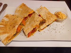 Lebanese flat bread empenadas at Restaurante Oslo in Valencia