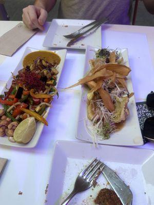 Udon noodles and tomato pasta   at Restaurante Oslo in Valencia