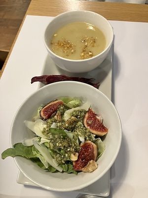 Salad at Restaurante Oslo in Valencia