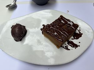 Ontzettend lekkere pompoen chocoladetaart   at Restaurante Oslo in Valencia