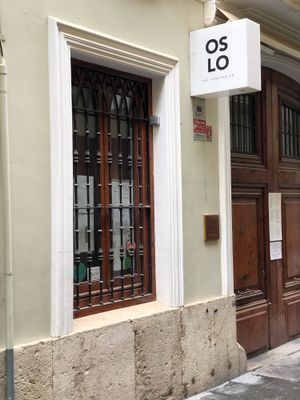Storefront at Restaurante Oslo in Valencia