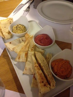 Dips  at Restaurante Oslo in Valencia