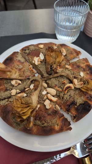 Artichoke & Cashew Pizza at Caffè33 lounge bar & Ristorante in Lugano
