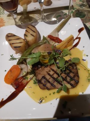 Speltseitan in saffraansaus met groentjes at De Preuverie in Hasselt