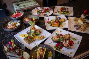 compositie van allerlei vegan gerechtjes  at De Preuverie in Hasselt