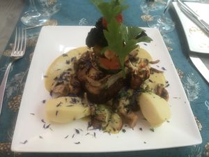 Seitan spies met groenten, kokoscurry en aardappeltjes! at De Preuverie in Hasselt