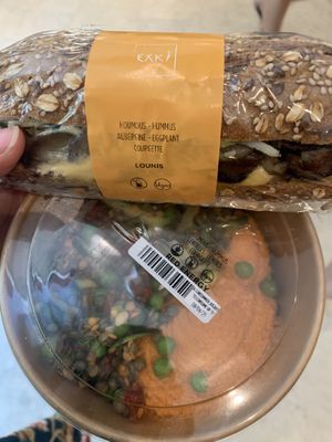Hummus Sandwich and Lentil Salad with vegan symbol  at EXKi - Kleber in Paris
