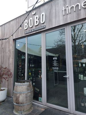 Outside at BoBo Bowls in Destelbergen
