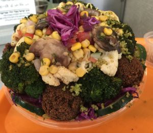 falafel salad at Maoz Vegetarian in Orlando