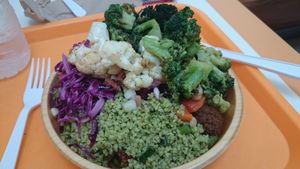 Salad at Maoz Vegetarian in Orlando