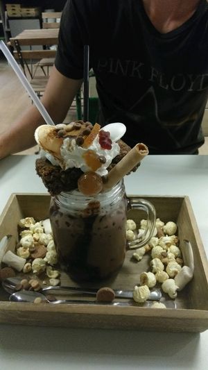 freakshake at VegaVerso in Leuven