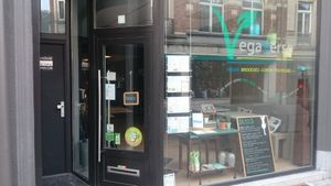 HappyCow sticker at VegaVerso in Leuven