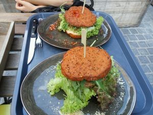 gluten-free vegan burger at VegaVerso in Leuven