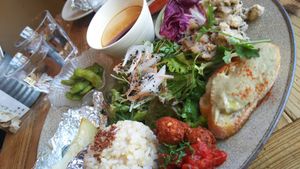 Mixed plate. at Harukucchii in Fujisawa