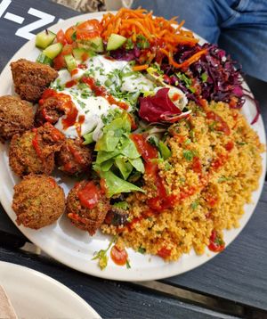Falafel Teller mit Couscous at Veggie Bros - Juliuspromenade in Wurzburg