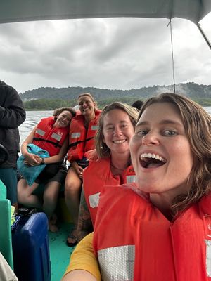 An exciting boat ride to Finca Ganadito in Costa Rica at Unruly Travel Group Trips - Berlin in Berlin