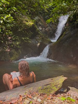 Relaxing by the secret waterfall in Costa Rica at Unruly Travel Group Trips - Berlin in Berlin