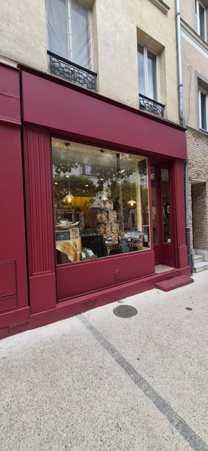 Front store on the making at Les Produits De La Vie in Vincennes