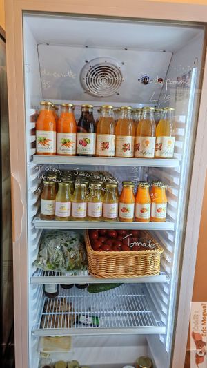 Juice at Les Produits De La Vie in Vincennes