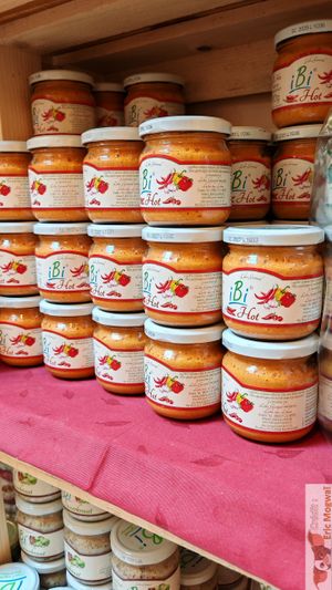 sauce at Les Produits De La Vie in Vincennes