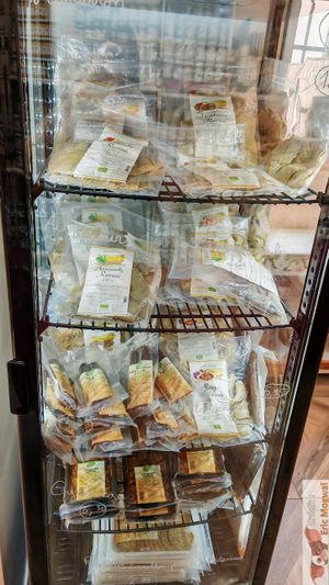 Meat alternatives and fresh pasta (ravioli, tagliatelle) at Les Produits De La Vie in Vincennes