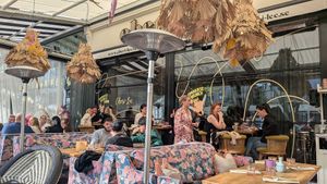 Outdoor seating at cheri-lee in Gothenburg