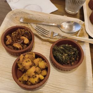 Mixed vegetables at Pūrnah: Kitchen. Pantry. Table in Mumbai