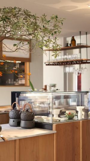 The space is elegantly and comfortably furnished. 室内空间装饰舒适精致。  at Yunting - 昀庭中餐厅 in Beijing
