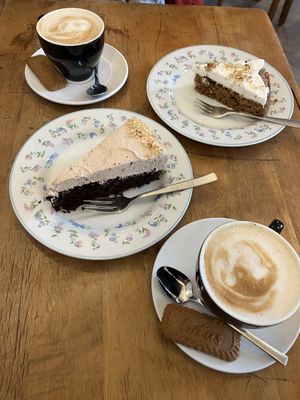 Schoko - Nougat- & Möhrenkuchen   at Black Veg in Bonn