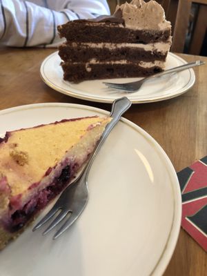 Berry and chocolate cake at Black Veg in Bonn