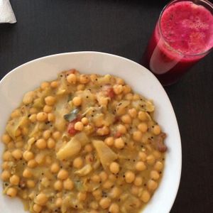 chickpeas cabbage dish at Vega City in Budapest