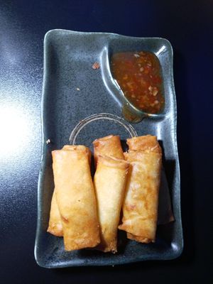 Vegan spring rolls at DonMono  in Vienna