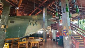  at El Avion in Manuel Antonio