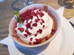 Aquafaba chocolade mousse at Mykene in Leuven