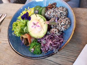 Sushi bowl at Mykene in Leuven