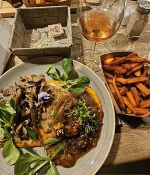 Cauliflower steak with sweet potato fries at Mykene in Leuven